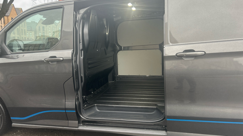 Ford Transit Custom E-320 L1 Rwd 160kW 65kWh H1 Van Sport Auto